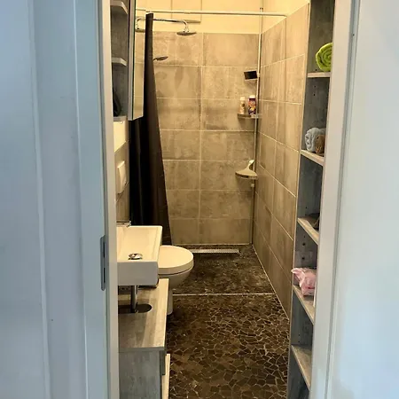 1-zimmer-apartment Mit Balkon Naehe Ice-bahnhof