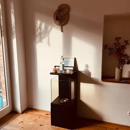 1-zimmer-apartment Mit Balkon Naehe Ice-bahnhof Lejlighed