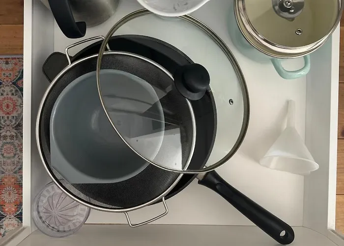 1-zimmer-apartment Mit Balkon Naehe Ice-bahnhof Daire