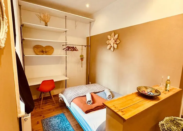 1-zimmer-apartment Mit Balkon Naehe Ice-bahnhof *