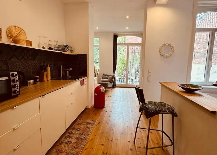 1-zimmer-apartment Mit Balkon Naehe Ice-bahnhof Daire *